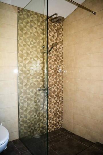 Фото номера Вилла с 3 спальнями Виллы The Lake House г. Gorna Dikanya 13